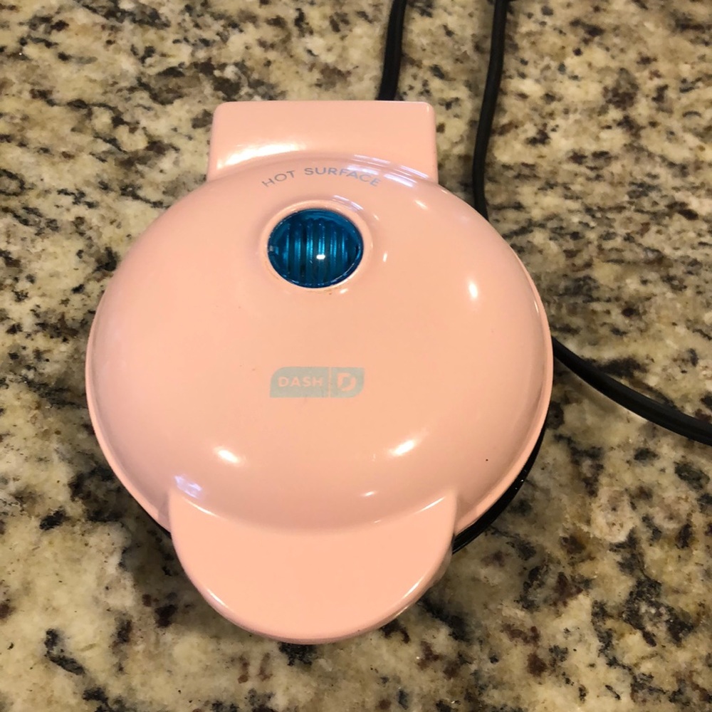 Dash mini heart waffle maker